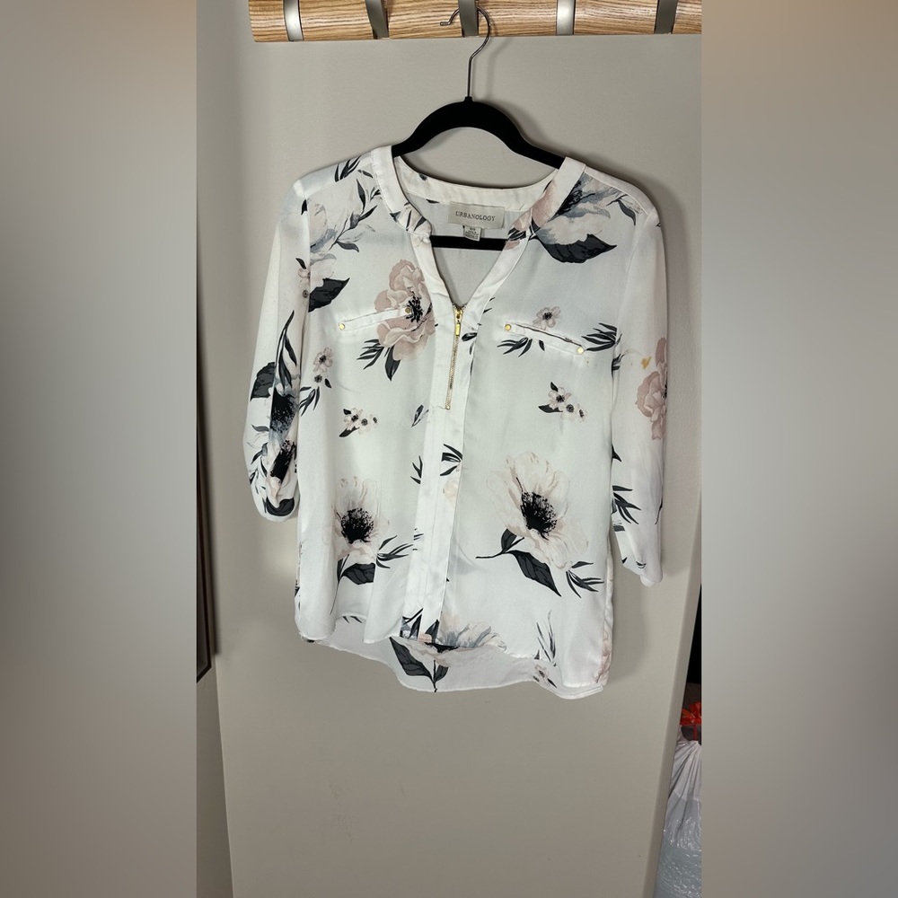 Chic Floral Women's Blouse - White and Black